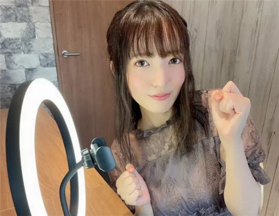 小花暖(小花のん)是谁 小花暖个人资料(图3)